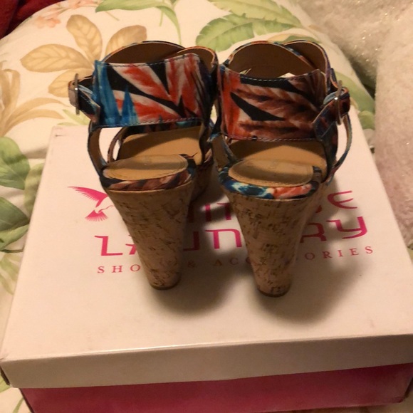 Chinese Laundry Wedges - Picture 3 of 4